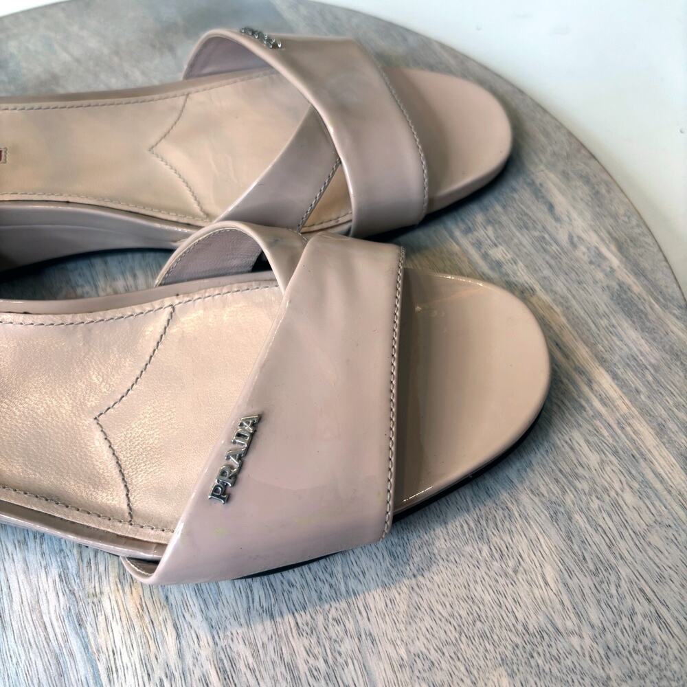 Vintage Authentic Prada Calzature Donna Nude Patent Leather Sandals US Size 9 - Picture 7 of 13